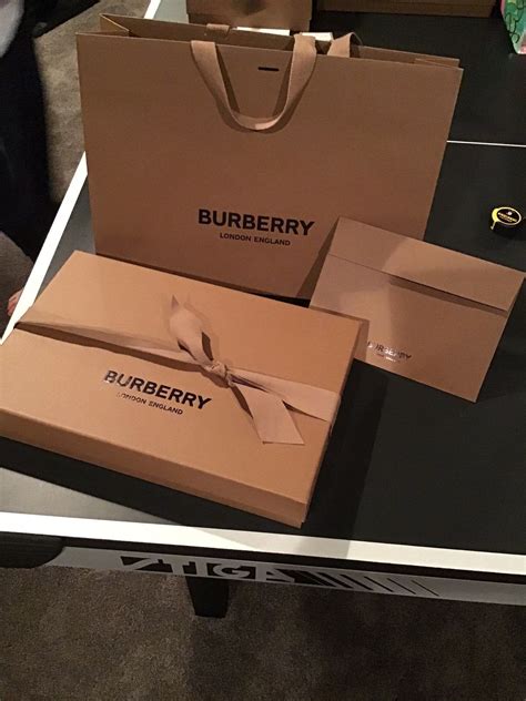 burberry gift boxes.